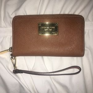 Michael Kors tan wristlet